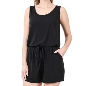 Lydiane Black scoop neck sleeveless romper with pockets size small